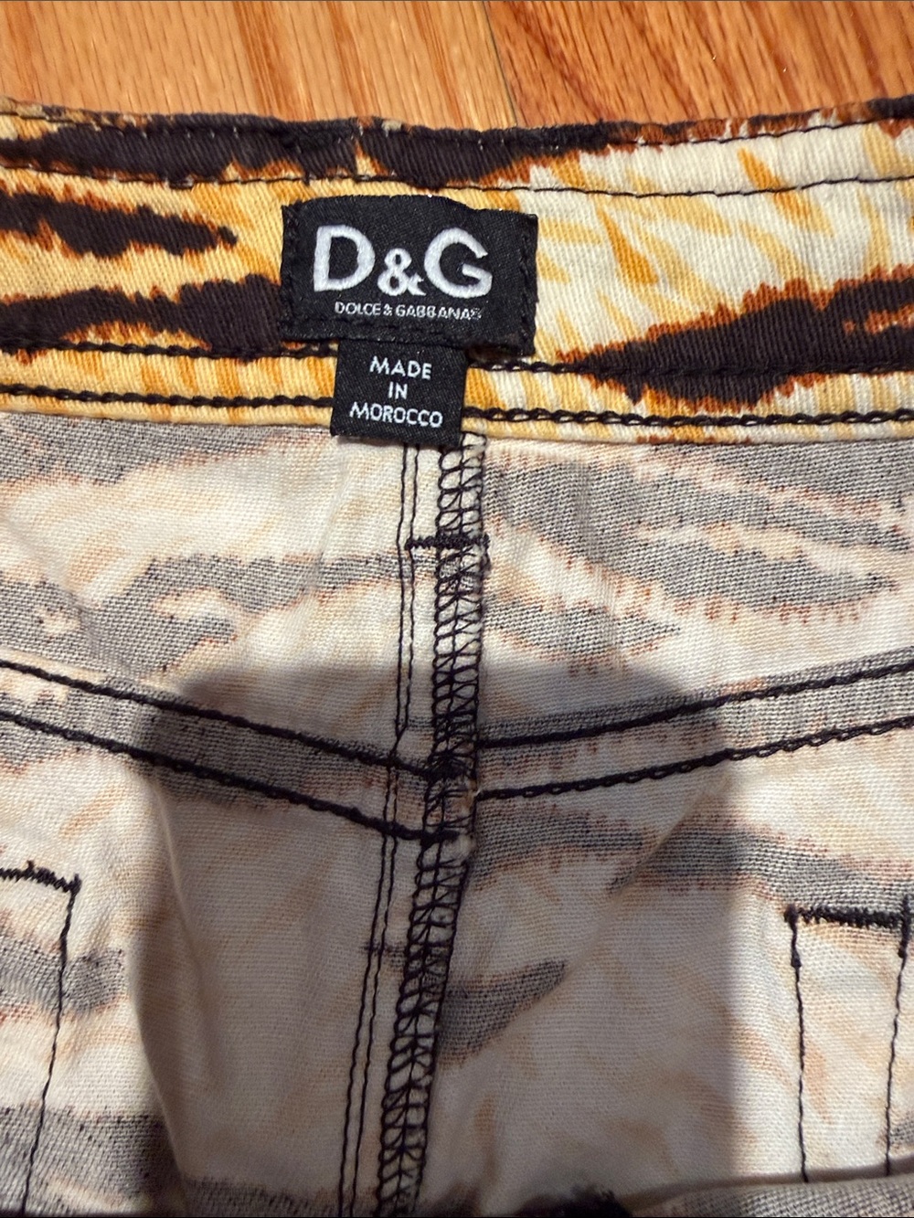 By DOLCE & Gabbana Tiger-Print Pencil Skirt in Yellow/Black - ] - Picture 4 of 7